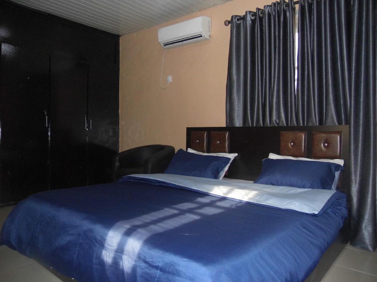 Staycation Suites And Apartment Lagos Exterior foto